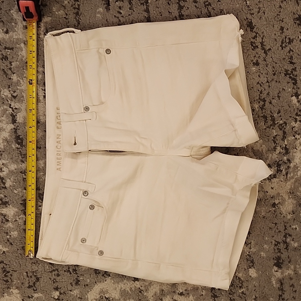 American Eagle White super stretch midi shorts size 6